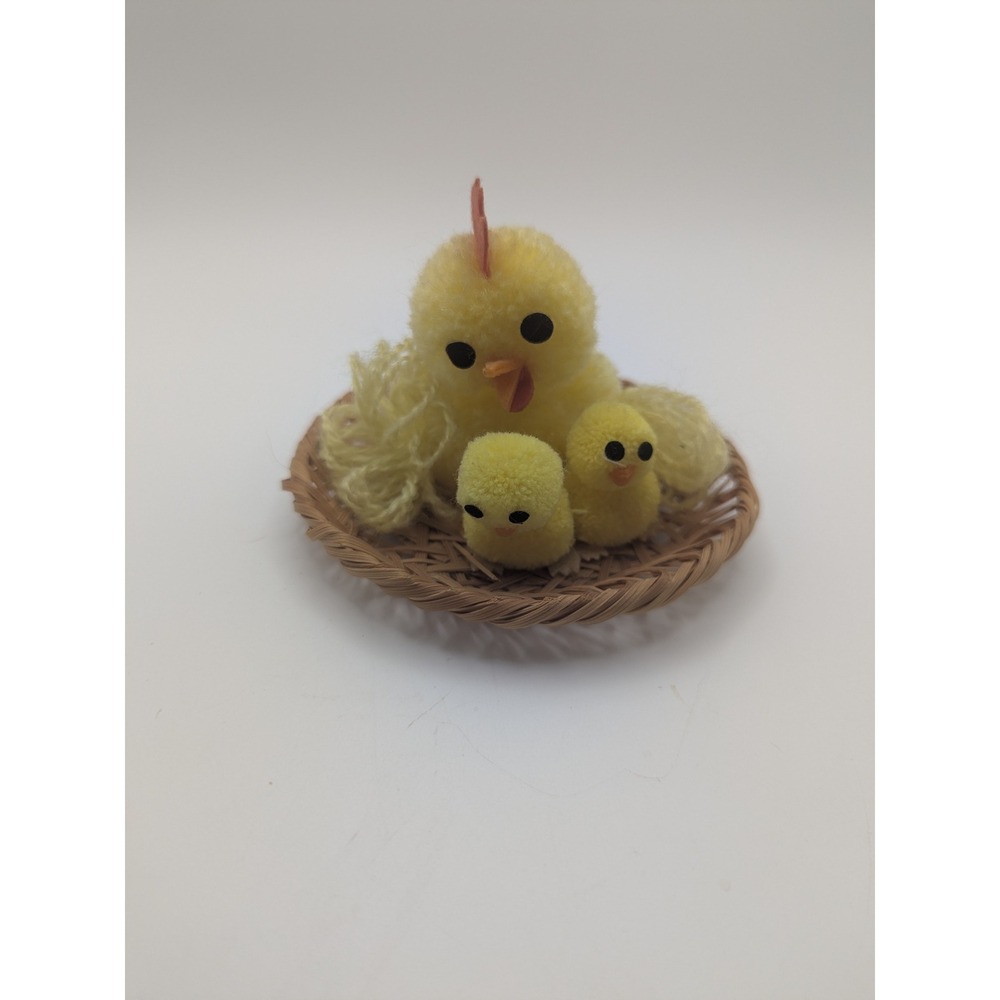 Vintage Chicken Chicks Woven‎ Nest Yarn Pom Pom Figurine Easter Decor Yellow